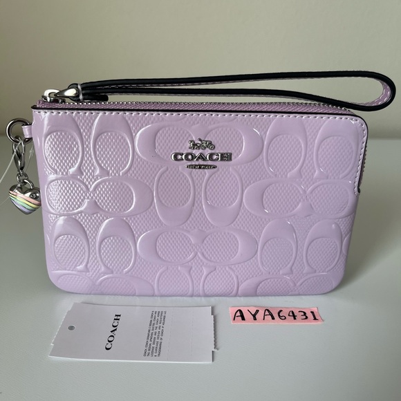 Coach wristlet🎈🎈